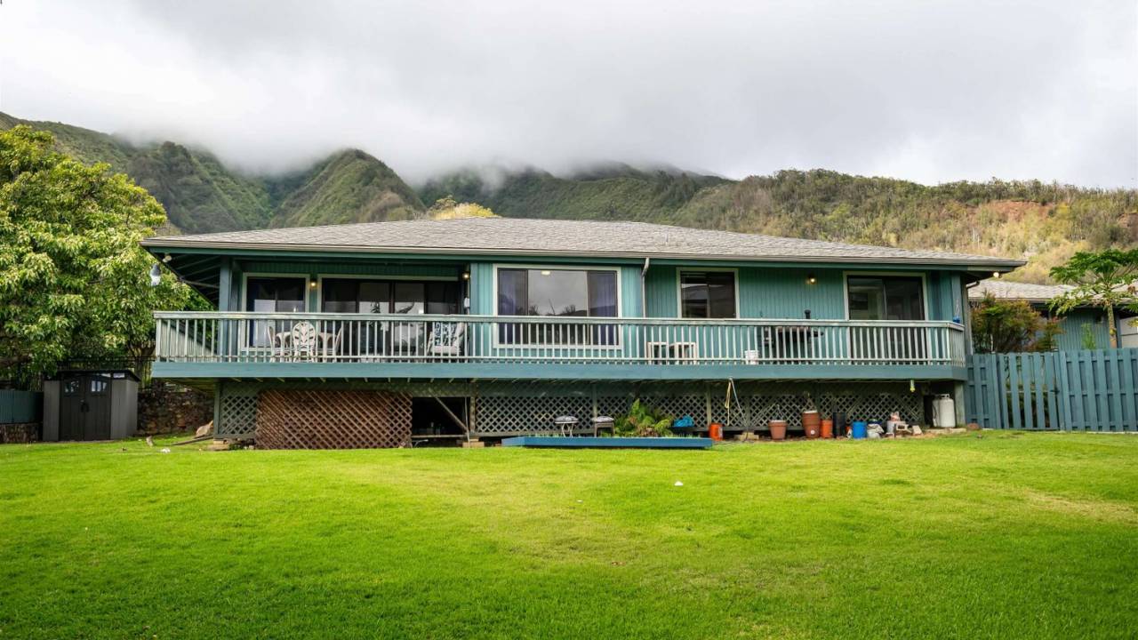 Stunning Single Level Home in Wailuku Heights